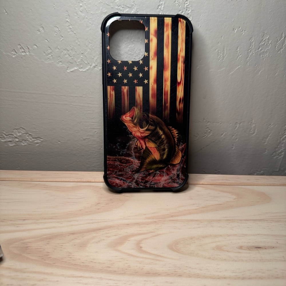 Patriotic Fish Design iPhone 12 Case